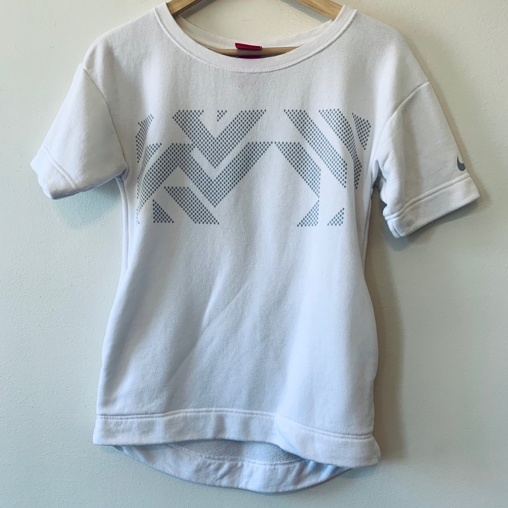 Nike Women’s white short sleeve sweatshirt